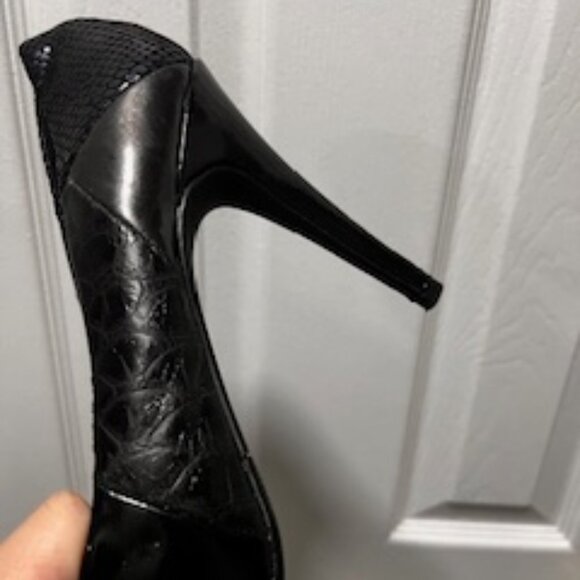 BCBG XS Party Dress Combo with High Heel Pump and Clutch - Picture 6 of 13